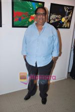 Satish Kaushik at Pradeep Mahadeshwar_s exhibition in Nariman Point on 7th April 2010 (3).JPG