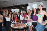 Femina Miss India finalists make giant pizza in Novotel Hotel, Juhu on 7th April 2010 (31).JPG