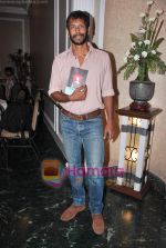Milind Soman at the launch of Sharda Sunder_s book in Nehru on 10th April 2010 (4).JPG