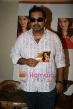 Shankar Mahadevan at the launch of Akriti Kakkar_s Album Akriti in Le Sutra, Khar on 12th April 2010 (6).JPG