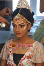 Purbi Joshi at Bharat & Dorris hair and makeup fashion week Grand finale on 13th April 2010 (43).JPG