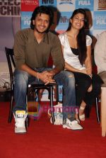 Jacqueline Fernandez, Ritesh Deshmukh at the launch of Great Indian Shopping festival in SOBO Central on 17th April 2010 (27).JPG