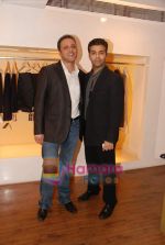 Karan Johar at the showcase of Karan Johar_s new men_s wear collection in Aza on 18th April 2010 (12).JPG