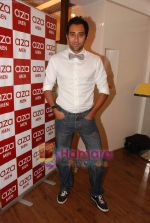 Rahul Khanna at the showcase of Karan Johar_s new men_s wear collection in Aza on 18th April 2010 (37).JPG