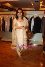 at the showcase of Karan Johar_s new men_s wear collection in Aza on 18th April 2010 (85).JPG