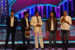 Ranbir Kapoor, Mithun, Jay, Manoj at the grand finale of Dance India Dance in Andheri Sports Complex on 23rd April 2010 (8).JPG