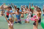 Shahid Kapoor, Anushka Sharma in the still from movie Badmaash Company (3).jpg