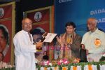 Dev Anand at Dadasaheb Phalke Awards in Bhaidas Hall on 30th April 2010 (12).JPG