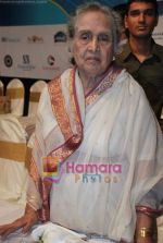 Sulochana at Dadasaheb Phalke Awards in Bhaidas Hall on 30th April 2010 (6).JPG