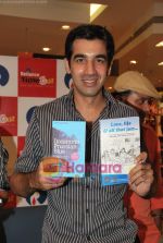 at Love Life and relationship discussion n book launch in Reliance Time Out, Bandra on 8th May 2010 (25).JPG
