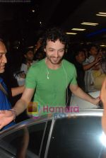 arrives in Mumbai Airport on 19th May 2010 (91).JPG
