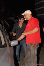 Shahrukh Khan at Karan Johar_s birthday bash in Juhu on 29th May 2010 (15).JPG