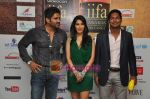 Sophie Chaudhary, Sunil Shetty at IIFA Cricket & Fashion media meet in Trident, Mumbai on 29th May 2010 (2).JPG