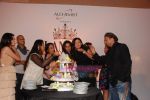 Sushmita Sen with I am She contestants in Westin Hotel on 30th May 2010 (14).JPG