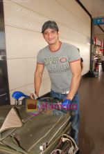 Sharman Joshi leave for IIFA Colombo in Mumbai Airport on 1st June 2010  (5).JPG