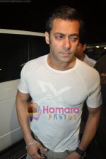 Salman Khan leave for IIFA Srilanka in International Airport, Mumbai on 3rd June 2010 (4).JPG