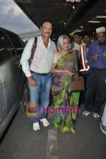 Suresh Oberoi leave for IIFA Colombo in Mumbai Airport on 2nd June 2010 (3).JPG