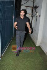 John Abraham spotted entering PVR to watch Inception in PVR, Juhu, Mumbai on 22nd July 2010 (7).JPG