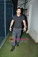 John Abraham spotted entering PVR to watch Inception in PVR, Juhu, Mumbai on 22nd July 2010 (8).JPG