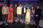 Salim Merchanr, Anu Malik, Dharmendra, Sunidhi Chauhan on the sets of Indian Idol in Filmcity on 27th July 2010 (2).JPG