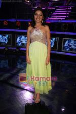 Sunidhi Chauhan on the sets of Indian Idol in Filmcity on 27th July 2010 (5).JPG