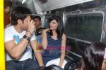 Emraan Hashmi, Prachi Desai travel by bus to promote Once upon a time in Mumbai in Curchgate, Mumbai on 29th July 2010 (3).JPG