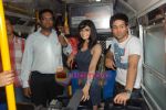 Emraan Hashmi, Prachi Desai travel by bus to promote Once upon a time in Mumbai in Curchgate, Mumbai on 29th July 2010 (43).JPG