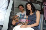 Emraan Hashmi, Prachi Desai travel by bus to promote Once upon a time in Mumbai in Curchgate, Mumbai on 29th July 2010 (53).JPG