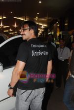 Vivek Oberoi snapped at Airport on 5th Aug 2010 (8).JPG