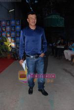 Anu Malik on the sets of Entertainment Ke Liye Kuch Bhi Karega in Filmistan on 10th Aug 2010 (7).JPG