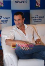 Saif Ali Khan at a promotional Head and Shoulders event on 10th Aug 2010 (35).JPG