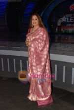 Kiron Kher on the sets of India_s Got Talent in Filmcity on 21st Aug 2010 (63).JPG