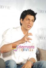 Shahrukh Khan the brand ambassadors for DDECOR furnishings in Taj Land_s End on 25th Aug 2010 (3).JPG