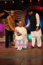 at Marathi music awards in Matunga on 26th Aug 2010 (84).JPG
