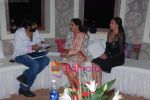 Esha Deol, Hema Malini, Arjan Bajwa on the sets of Tell Me O Khuda in Filmcity on 27th Aug 2010 (4).JPG
