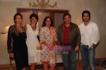 Esha Deol, Meltem Cumbul, Hema Malini, Rishi Kapoor, Arjan Bajwa on the sets of Tell Me O Khuda in Filmcity on 27th Aug 2010 (2).JPG