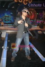 Mika Singh on the sets of Chote Ustaad on 30th Aug 2010 (2).JPG