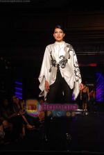 Model walk the ramp for Shantanu Nikhil at Day 2 Blenders Tour fashion show on 4th Spt 2010 (15).JPG