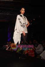Model walk the ramp for Shantanu Nikhil at Day 2 Blenders Tour fashion show on 4th Spt 2010 (23).JPG