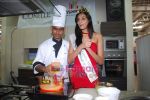 Miss India Neha Hinge at World Kitchen in Malad on 6th Sept 2010 (7).JPG