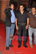 Dharmendra, Salman Khan at Dabangg premiere on 9th Sept 2010 (3).JPG