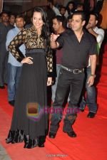 Salman Khan, Sonakshi Sinha at Dabangg premiere on 9th Sept 2010 (4).JPG