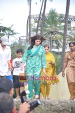 Twinkle Khanna at Akshay Kumar_s Ganpati visarjan on 12th Sept 2010.JPG