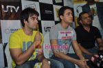 Imran Khan and Punit Malhotra at the Launch of I Hate Love Storys dvd in Planet M, Mumbai on 13th Sept 2010 (10).JPG
