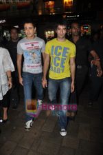 Imran Khan and Punit Malhotra at the Launch of I Hate Love Storys dvd in Planet M, Mumbai on 13th Sept 2010 (7).JPG