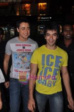 Imran Khan and Punit Malhotra at the Launch of I Hate Love Storys dvd in Planet M, Mumbai on 13th Sept 2010 (9).JPG