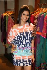 Rucha Gujrathi at Fuel_s festive collection hosted by Manish Goel in Bandra on 14th Sept 2010 (5).JPG