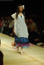 Model walks the ramp for Abhishek Dutta Show at Lakme Winter fashion week day 1 on 17th Sept 2010 (17).JPG