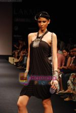 Model walks the ramp for Anita Dongre Show at Lakme Winter fashion week day 1 on 17th Sept 2010 (75).JPG