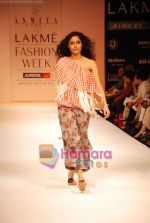 Model walks the ramp for Asmita Marwah Show at Lakme Winter fashion week day 1 on 17th Sept 2010 (31).JPG
